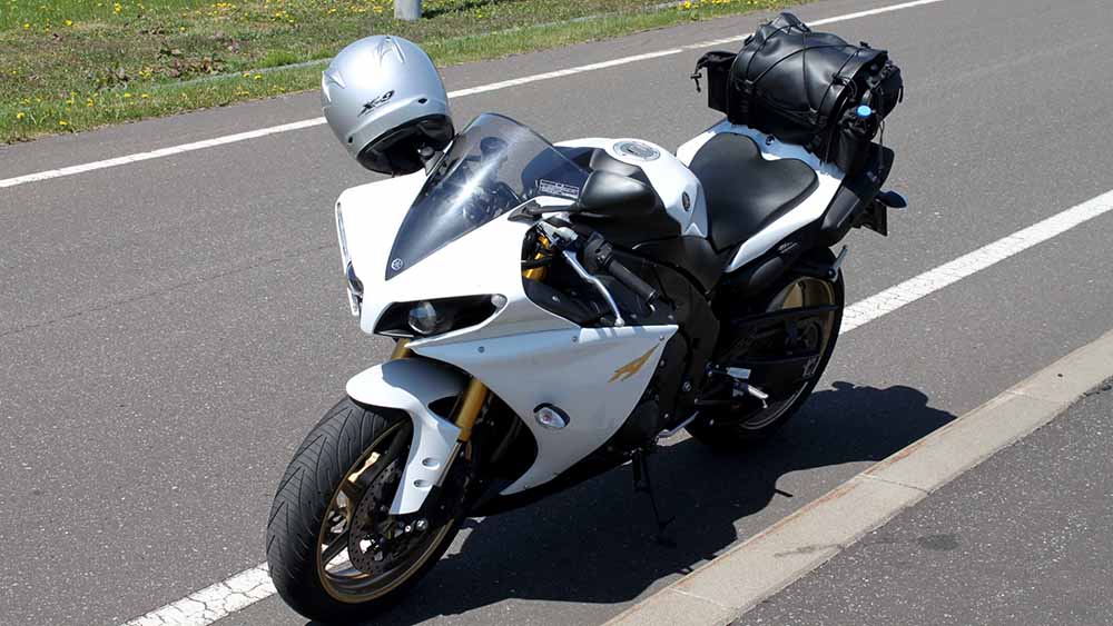 YZF-R1と千畳岩